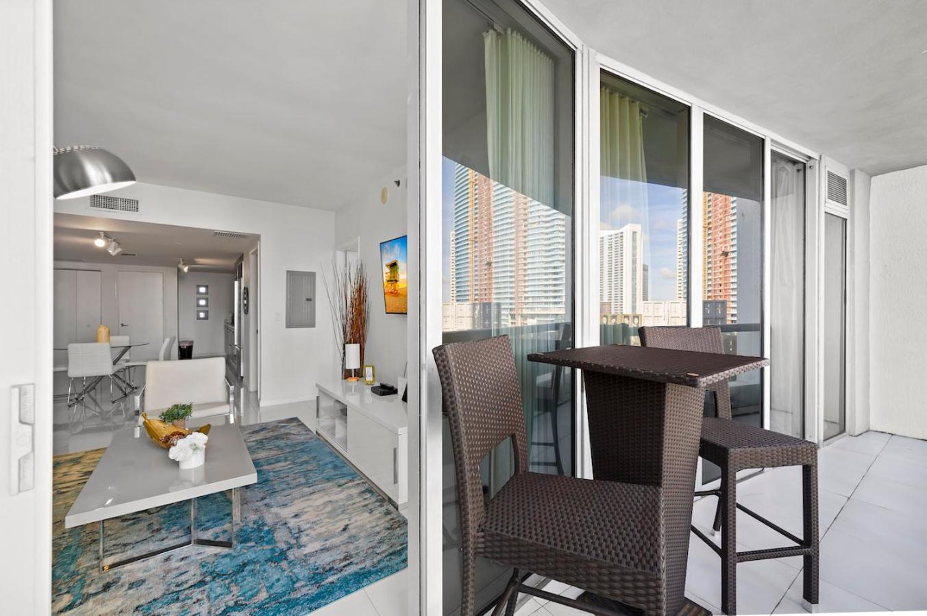 Luxury 1 Bedroom Condo W Icon Brickell-Waterviews Miami Exterior photo